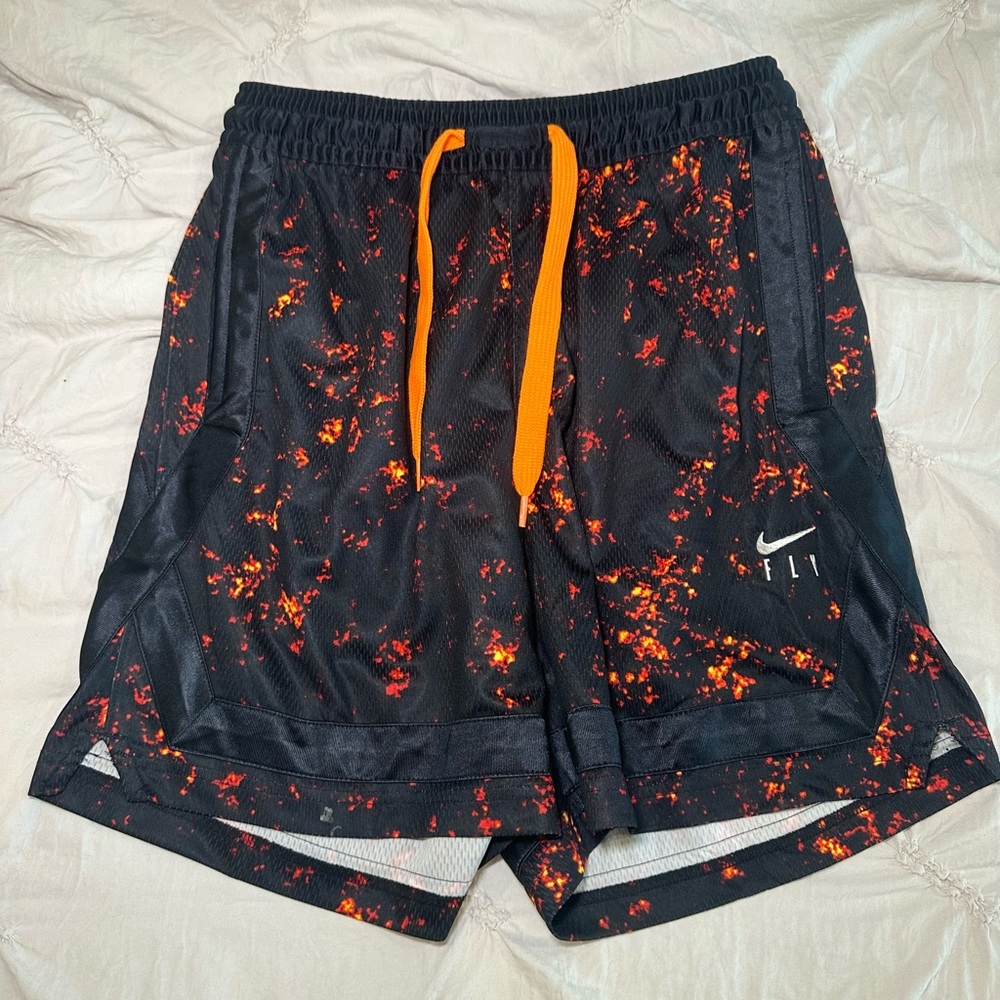 Nike - Picture 2 of 4
